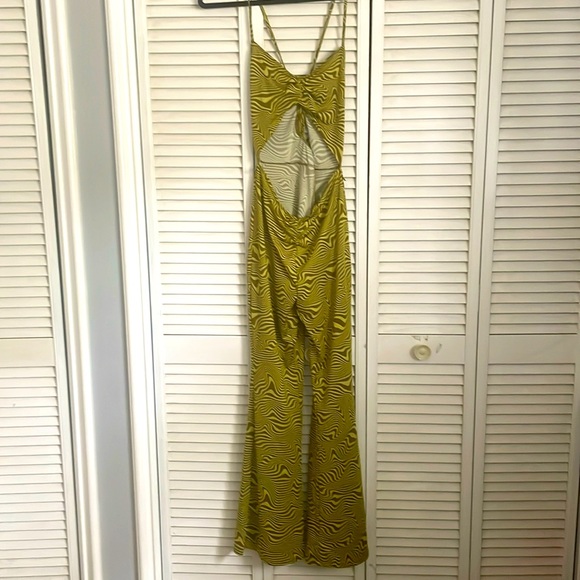 Romper psychedelic pattern stretchy material. Front cu out, cross back - Picture 1 of 4